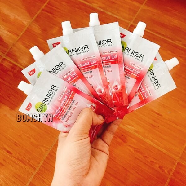 Kem dưỡng trắng da chống lão hoá ganier skin hộp 6 gói