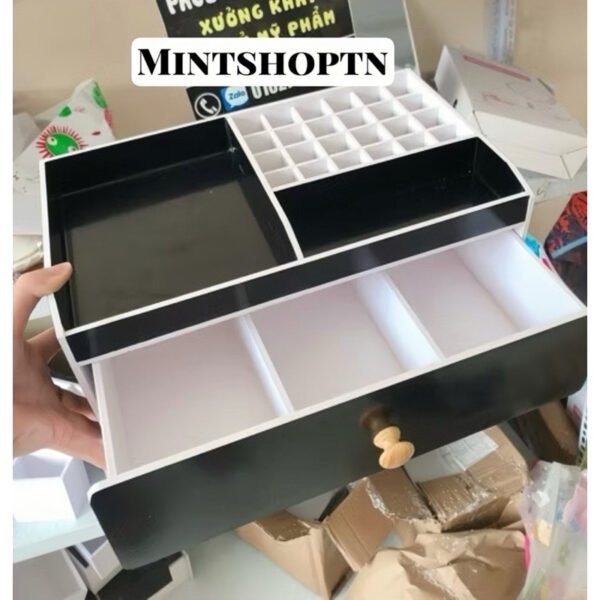 Kệ mỹ phẩm 35cm đại đen núm gỗ nhạt 24 ô son